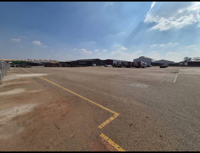 7,250M² INDUSTRIAL YARD TO LET IN ROODEKOP